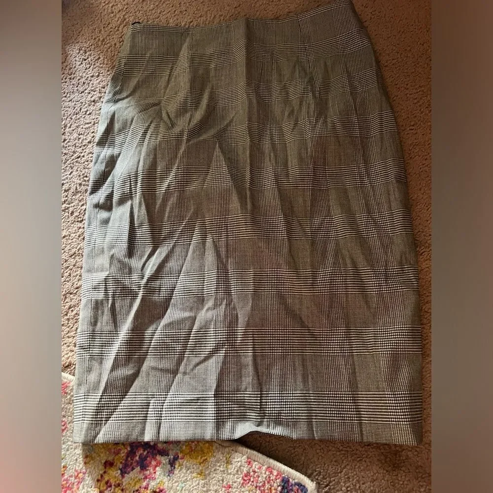 Hugo boss pencil skirt small waist 25‎